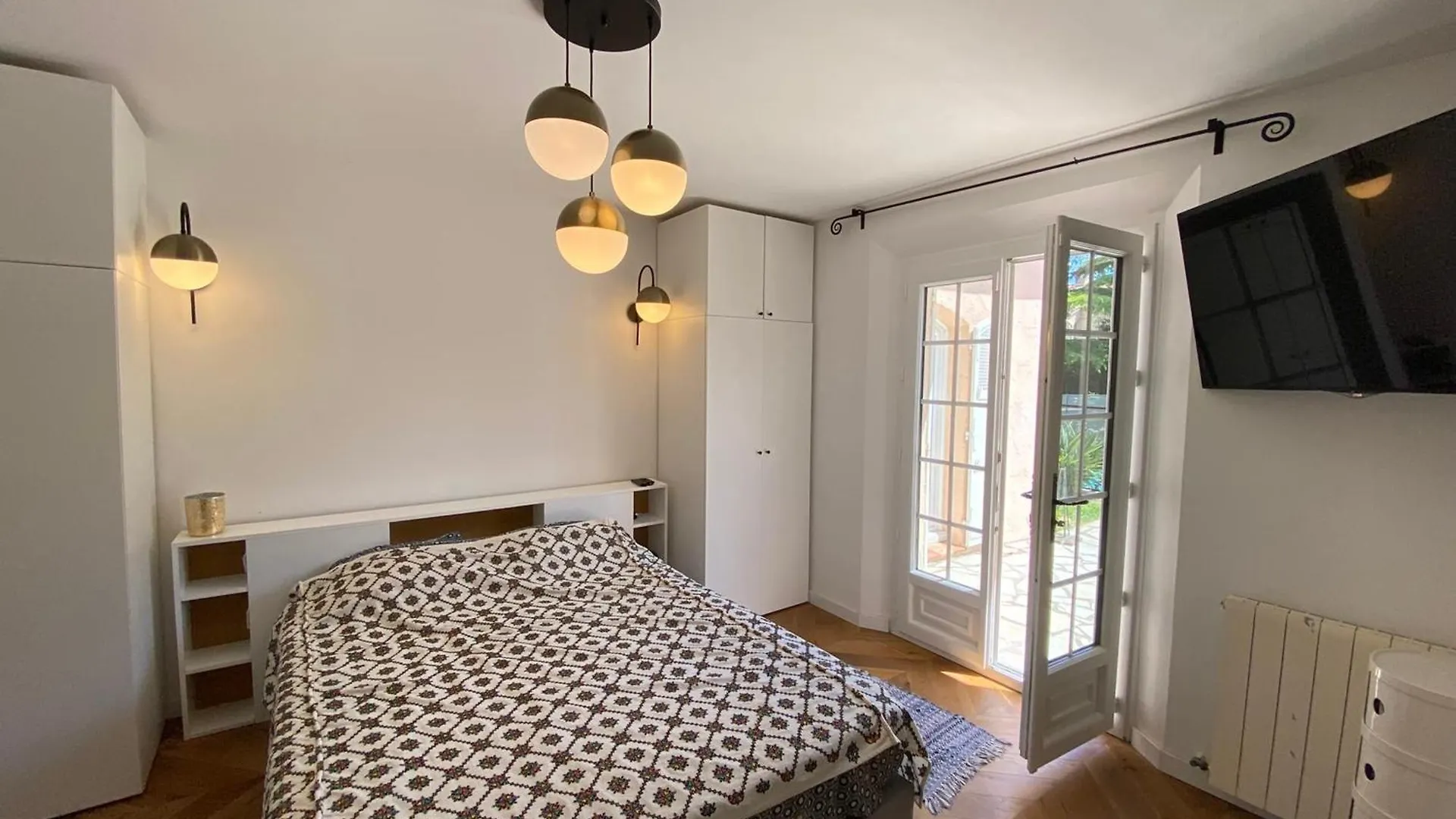 Lovely Villa With Pool - Panoramic Sea View Antibes