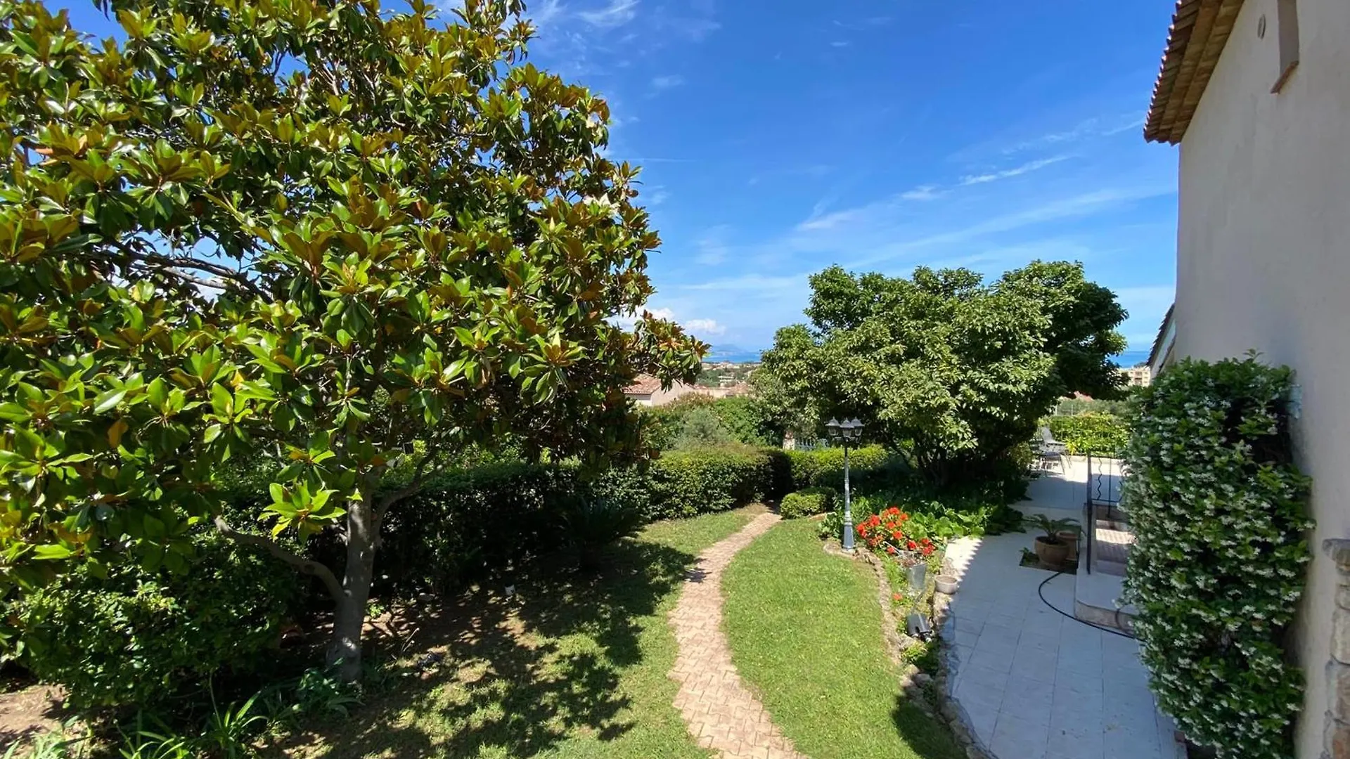 Lovely Villa With Pool - Panoramic Sea View Antibes France