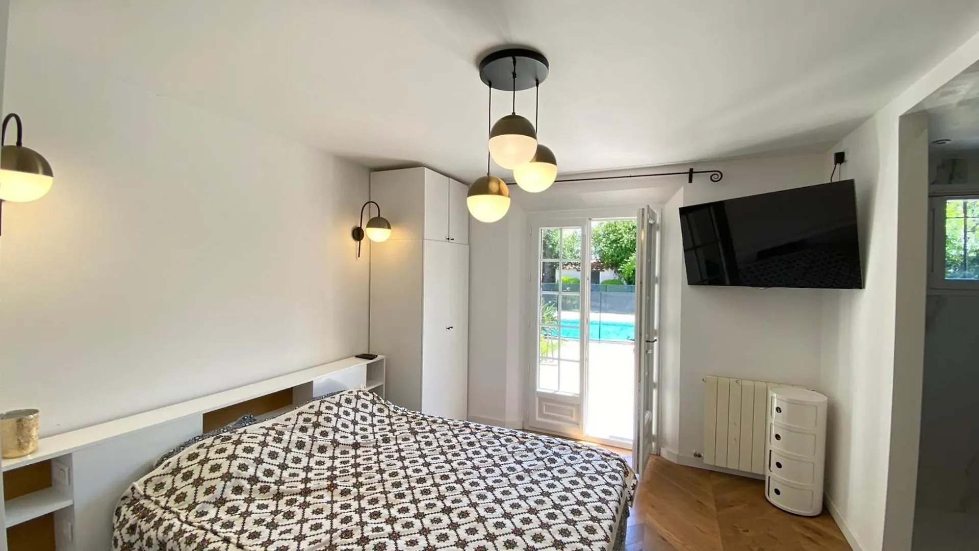 Lovely Villa With Pool - Panoramic Sea View Antibes