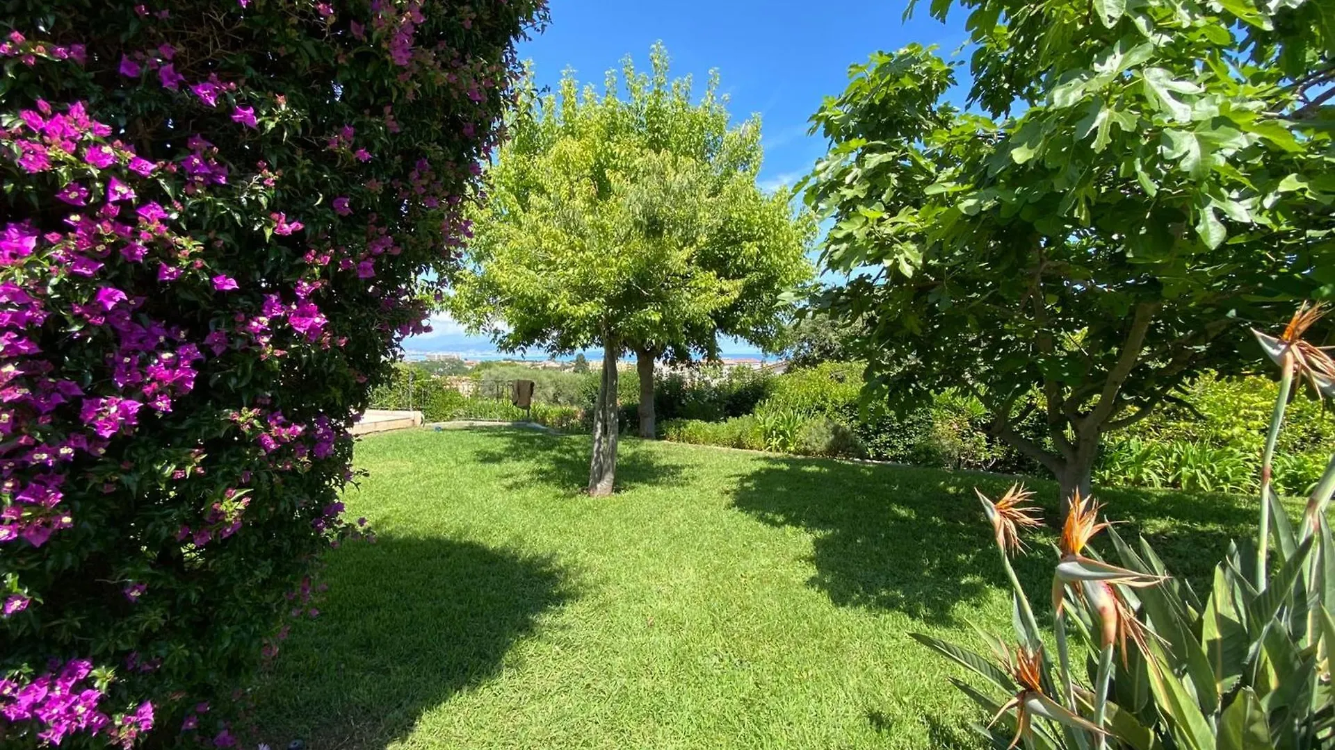 Lovely Villa With Pool - Panoramic Sea View Antibes